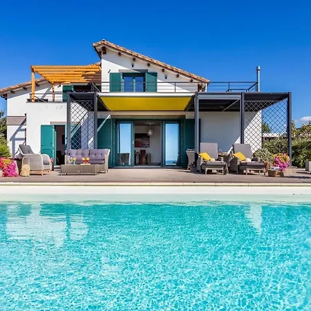 Beautiful Villa With Sea View