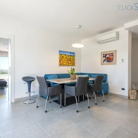 Willa Beautiful Villa With Sea View